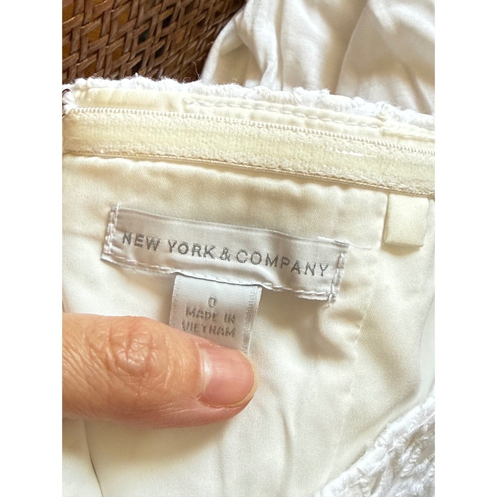 New York & Company Womens White Strapless Dress Eyelet size 0 Summer Resortwear - Picture 5 of 9